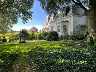 Seitenansicht der Villa